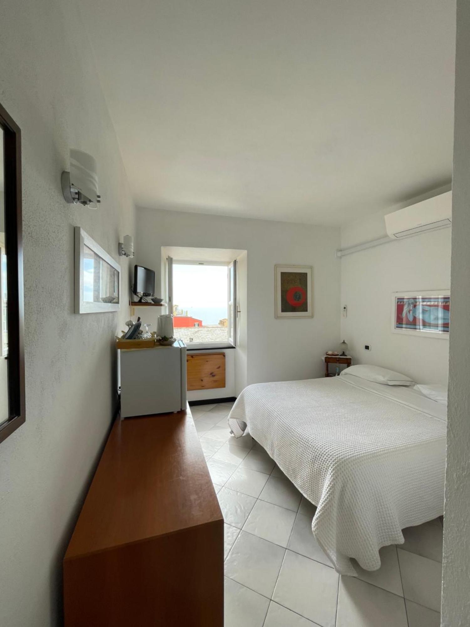 Camera Vista Mare Francesca Hotel Vernazza Exterior photo